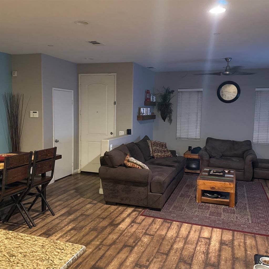 Large Furnished room month townhome