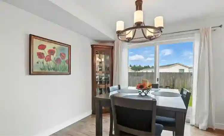 Furnished Room in house