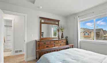 Furnished Room in housee