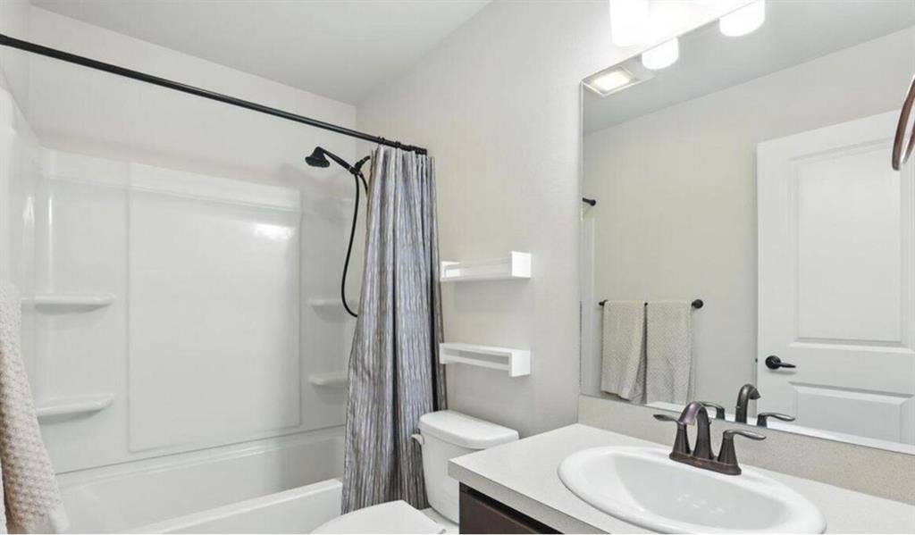 Furnished Room in house