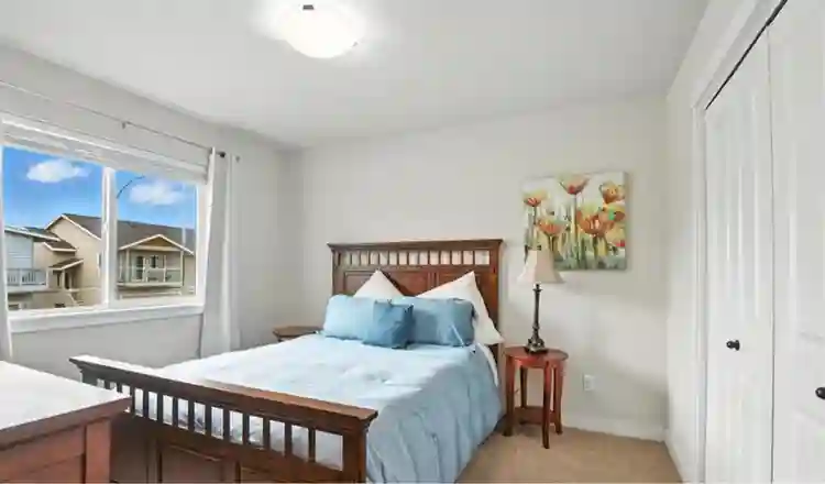 Furnished Room in house