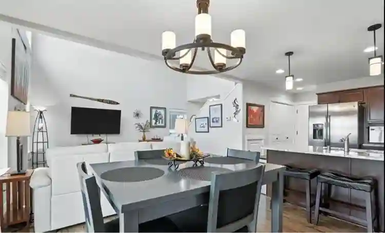 Furnished Room in house