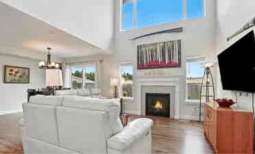 Furnished Room in housee
