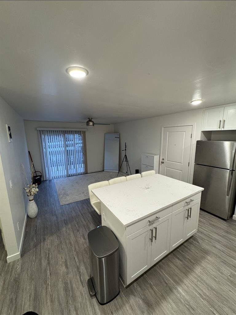 RENTING OUT LIVING ROOM!