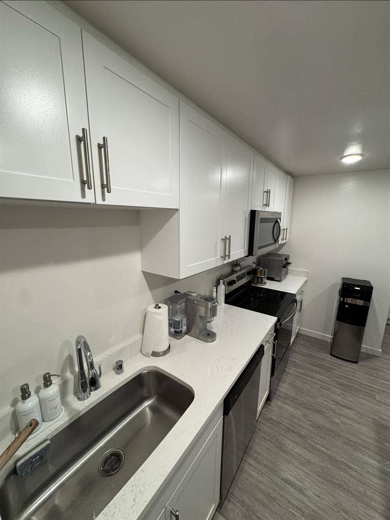 RENTING OUT LIVING ROOM!