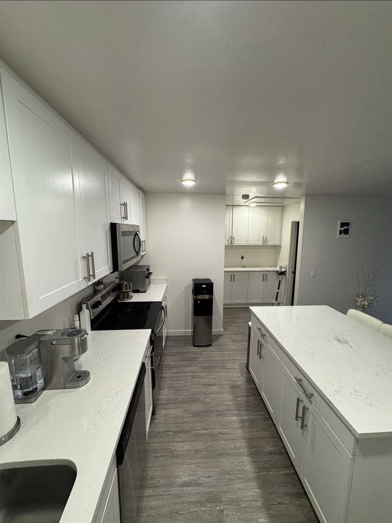RENTING OUT LIVING ROOM!