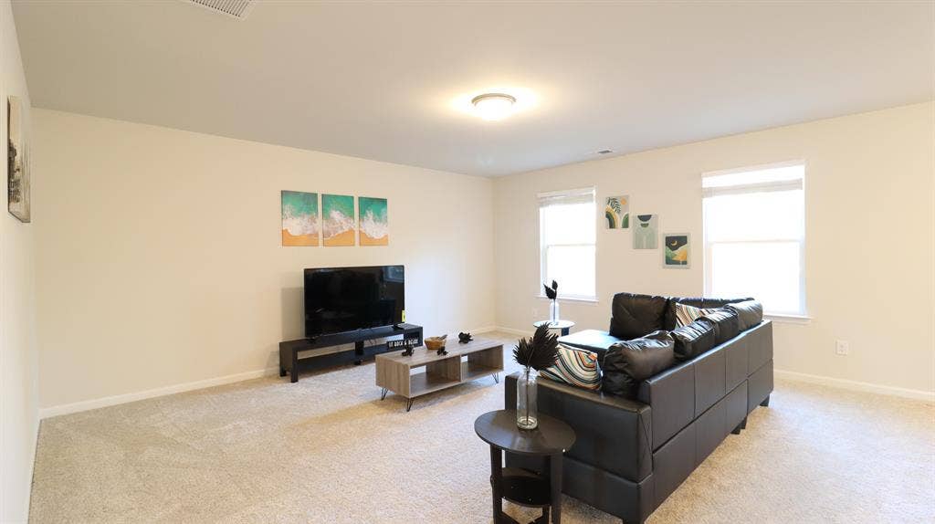 Furnished Room UNCC – $ All-In