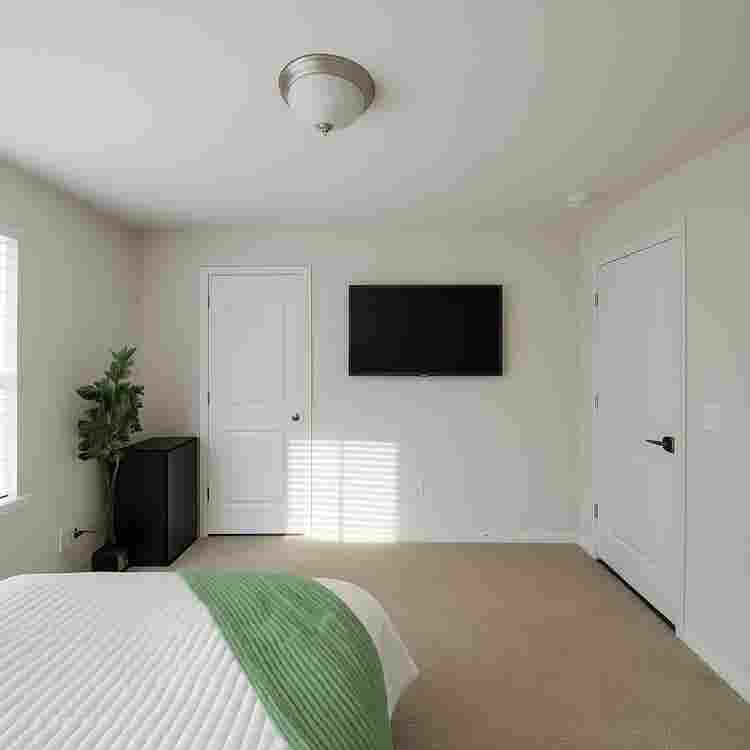 Furnished Room UNCC – $ All-In