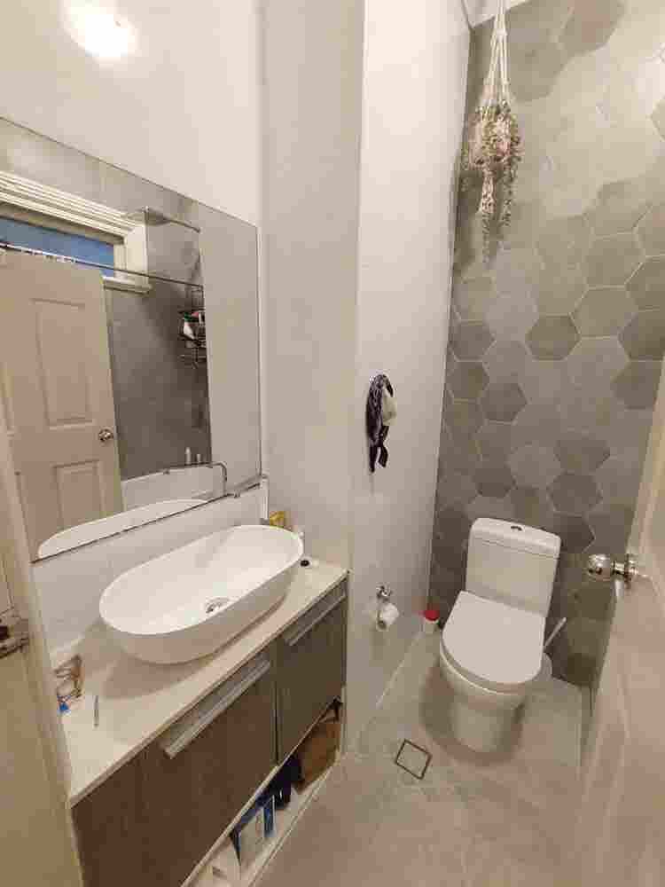 Private room bathroom ensuit