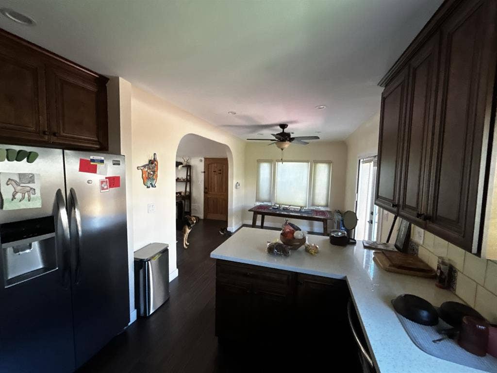 ¡Chill and Clean Roommates needed!