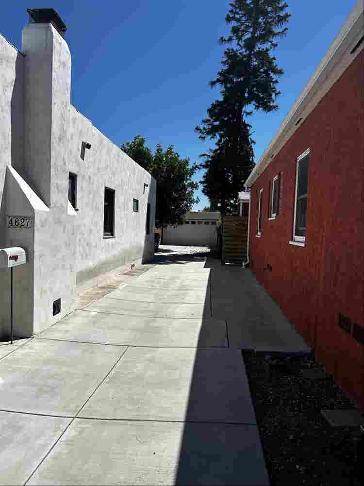 ¡Chill and Clean Roommates needed!
