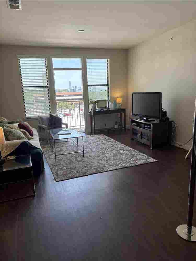 b  private balcony South Lamar