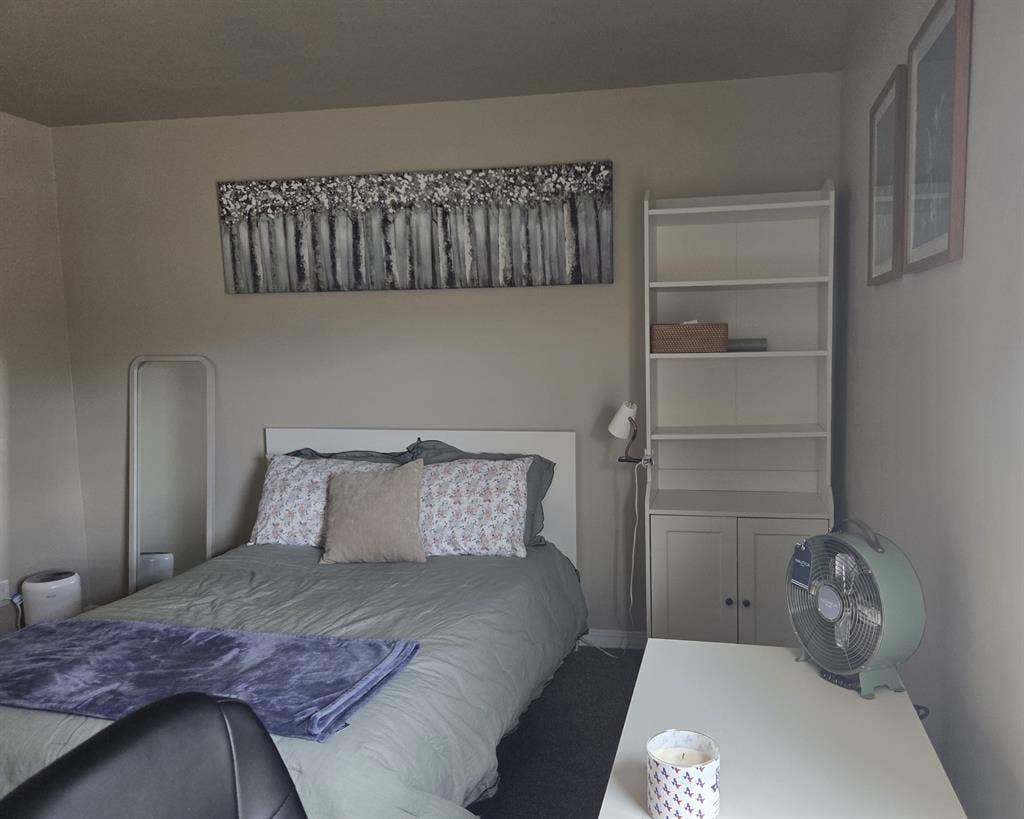 Full size bedroom on the west side.