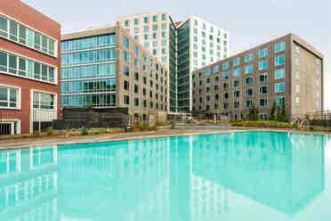 Waterfront Studio nr SF Caltrain