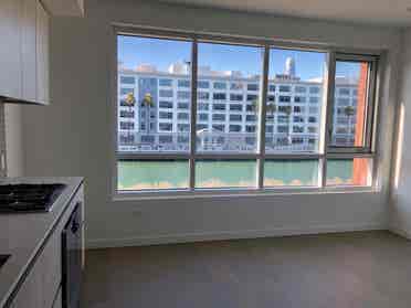 Waterfront Studio nr SF Caltrain