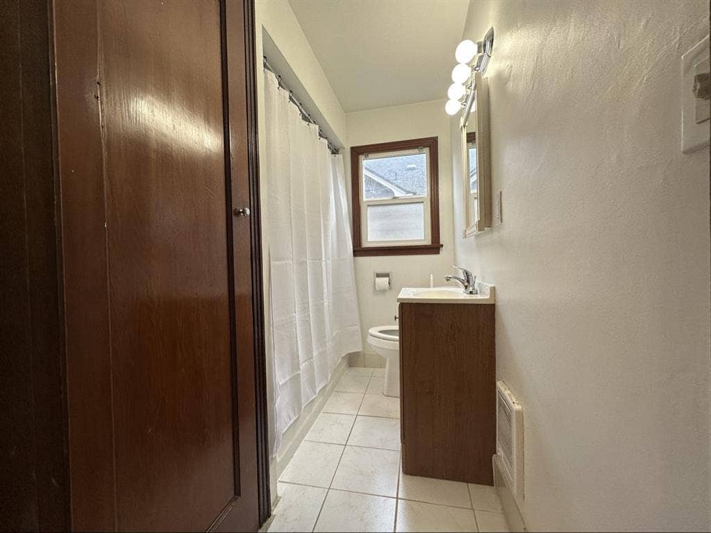 Bath in South Tacoma