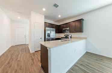 3 rooms available in Pflugerville