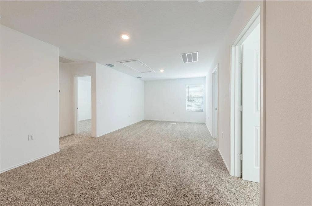 3 rooms available in Pflugerville
