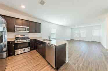 3 rooms available in Pflugerville
