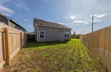 3 rooms available in Pflugerville