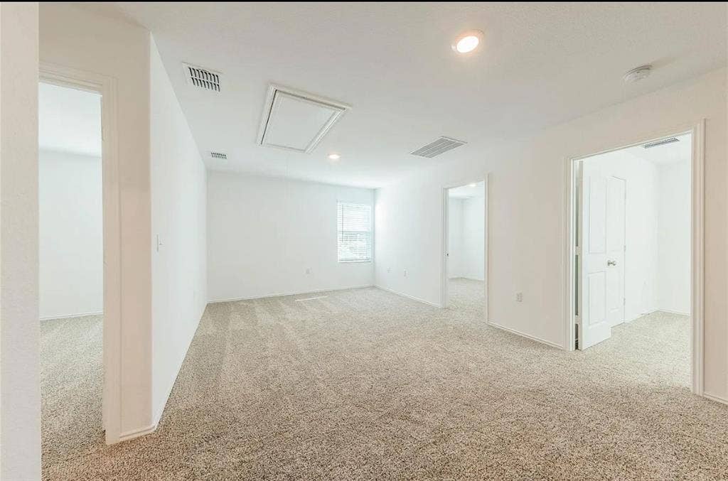 3 rooms available in Pflugerville