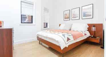 Shared cozy & spacious room in 2bed