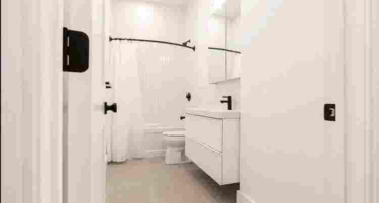 Shared cozy & spacious room in 2bed