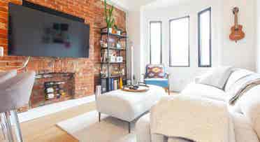 Shared cozy & spacious room in 2bed