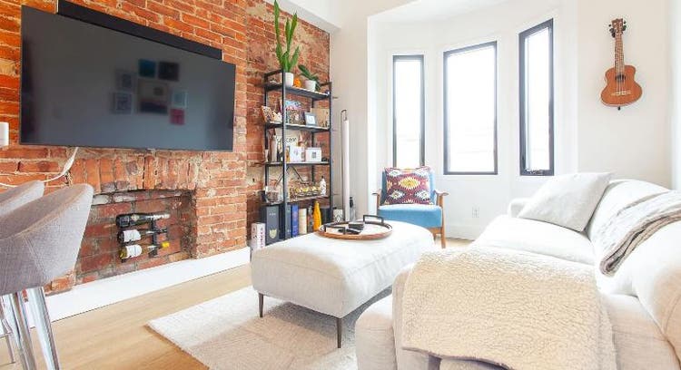 Shared cozy & spacious room in 2bed