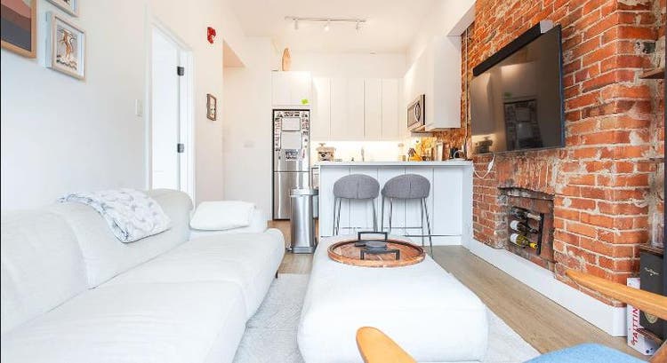 Shared cozy & spacious room in 2bed