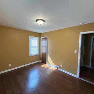 Roommate only! Large room in house