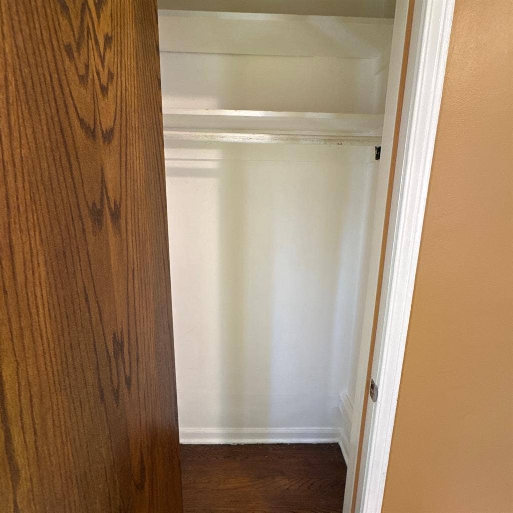 Roommate only! Large room in house