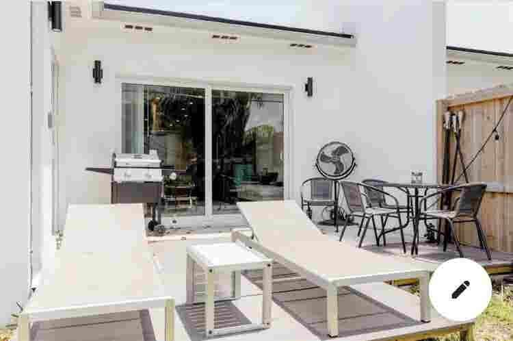 private room. Modern home. 2 mi