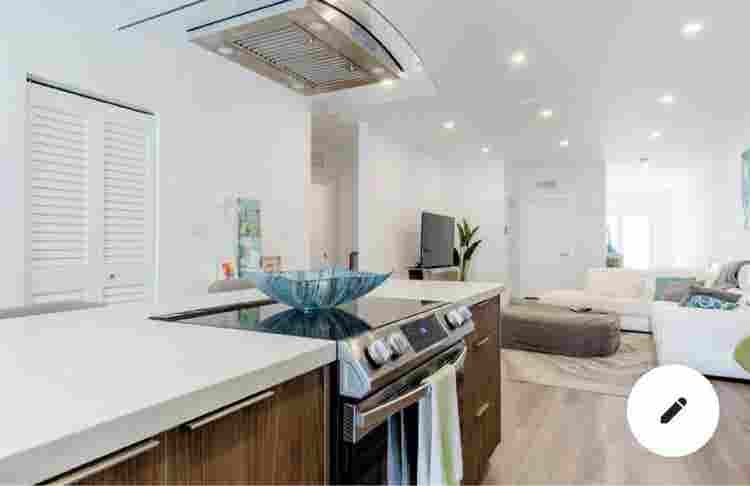 private room. Modern home. 2 mi
