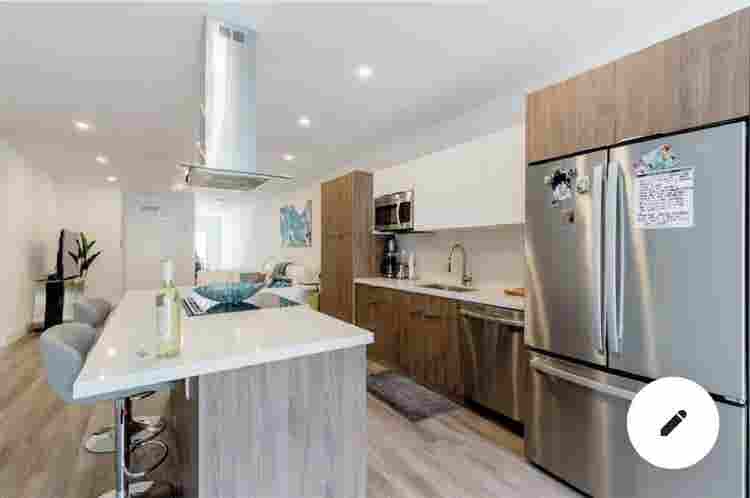 private room. Modern home. 2 mi