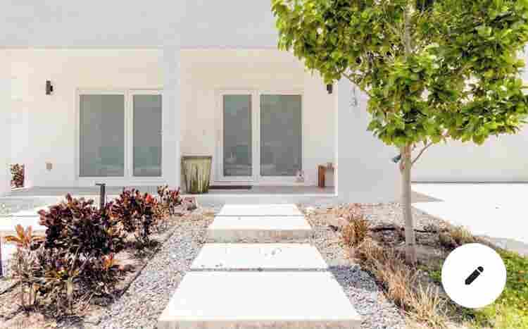 private room. Modern home. 2 mi