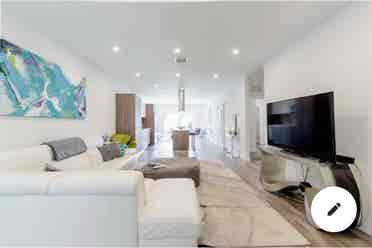 private room. Modern home. 2 mi
