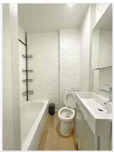 LES apt for rent