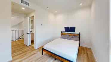 1 BR in Los Angeles
