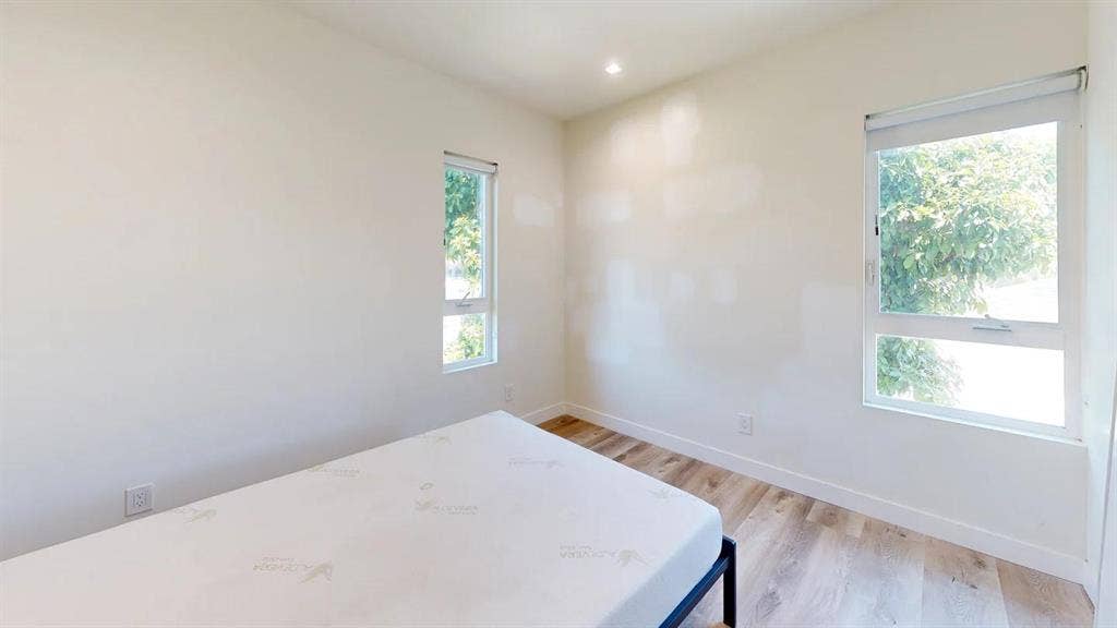 1 BR in Los Angeles