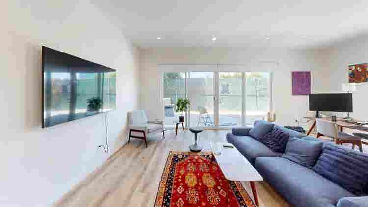1 BR in Los Angeles