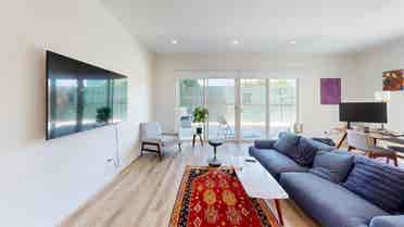 1 BR in Los Angeles