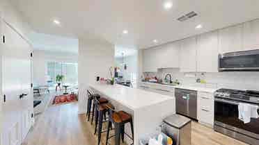 1 BR in Los Angeles