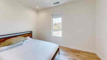 1 BR in Los Angeles