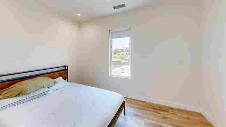 1 BR in Los Angeles