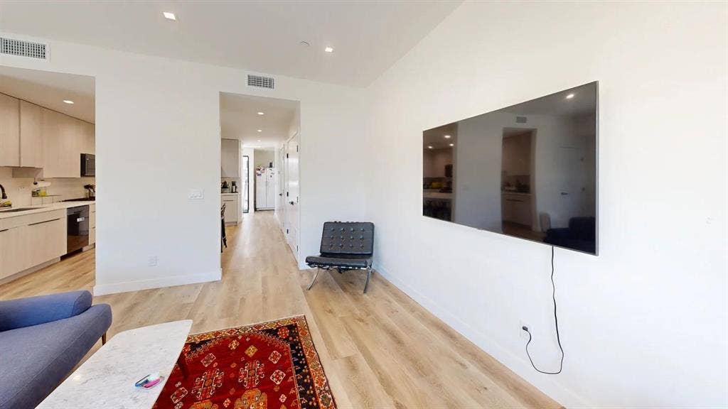 1 BR in Los Angeles