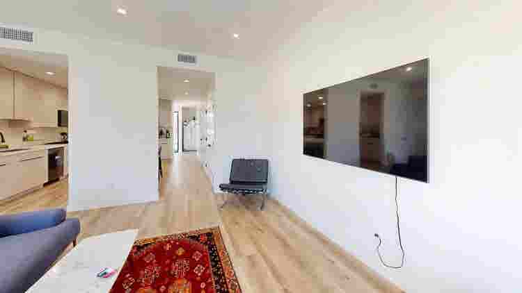 1 BR in Los Angeles