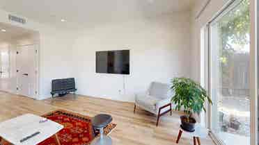 1 BR in Los Angeles