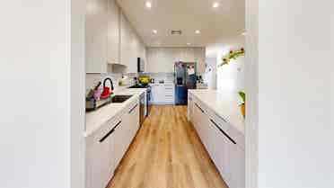 1 BR in Los Angeles