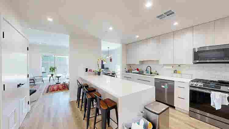 1 BR in Los Angeles